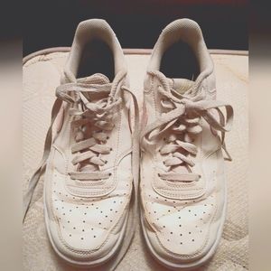 Nike 9.5 white womens with pink swoosh.